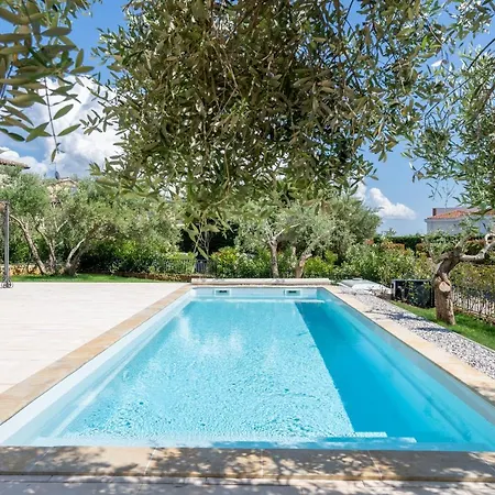 Charming Orange With Private Pool And Garden Oasis דירה Tar-Vabriga