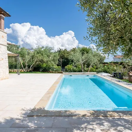 Charming Orange With Private Pool And Garden Oasis * Tar-Vabriga