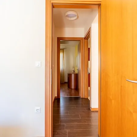 Charming Orange With Private Pool And Garden Oasis דירה Tar-Vabriga