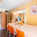 Charming Orange With Private Pool And Garden Oasis Tar-Vabriga