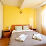 Charming Orange With Private Pool And Garden Oasis Lejlighed *