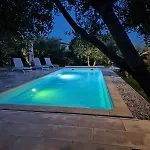 Charming Orange With Private Pool And Garden Oasis Lejlighed Tar-Vabriga