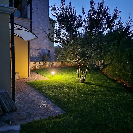 Appartement Charming Orange With Private Pool And Garden Oasis Tar-Vabriga